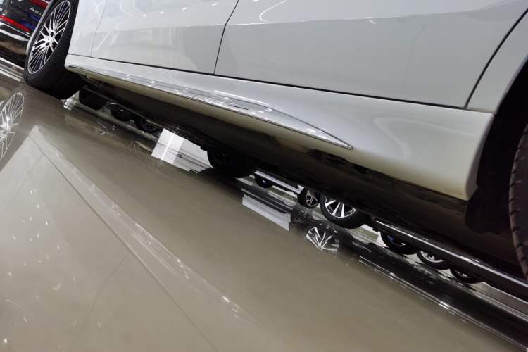 Used Mercedes-Benz C-Class 2024 C 200 L Sport Edition Left Side Sill