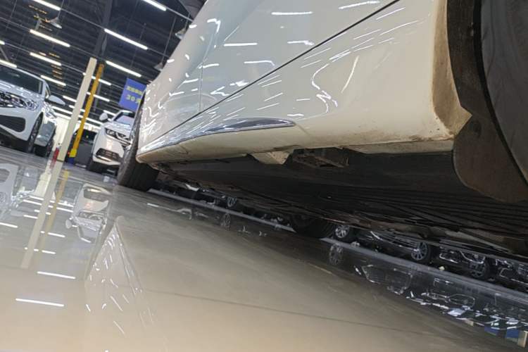 Used Mercedes-Benz C-Class 2024 Restyled C-Class 260 L Sport Edition Left Side Sill