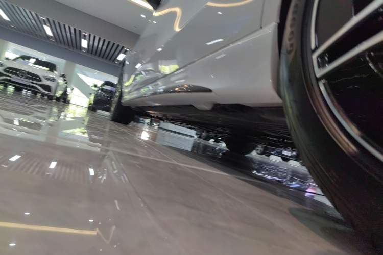 Used Mercedes-Benz C-Class 2024 Facelift C 260 L Night Edition Sport Version Left Side Sill