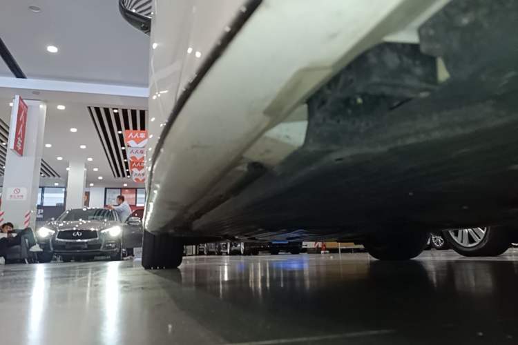 Used Mercedes-Benz C-Class 2024 Facelift C 260 L Night Edition Sport Version Left Side Sill