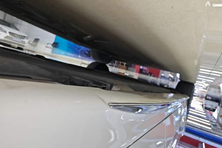 Used Mercedes-Benz C-Class 2024 Restyled C 260 L Sport Edition Left Side Sill
