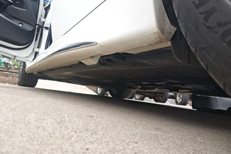 Used Mercedes-Benz C-Class 2024 Second Facelift C 260 L Sport Edition Left Side Sill