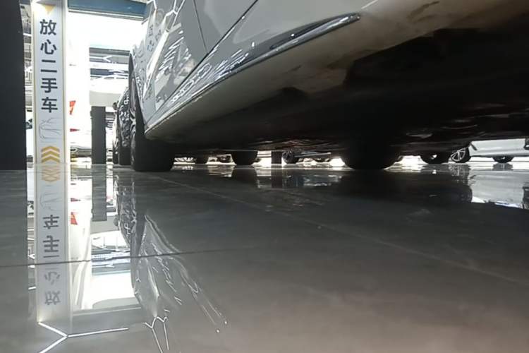 Used Mercedes-Benz C-Class 2024 Restyled C 260 L Sport Edition Left Side Sill