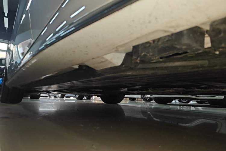 Used Mercedes-Benz C-Class 2024 Restyled C 260 L Sport Edition Left Side Sill