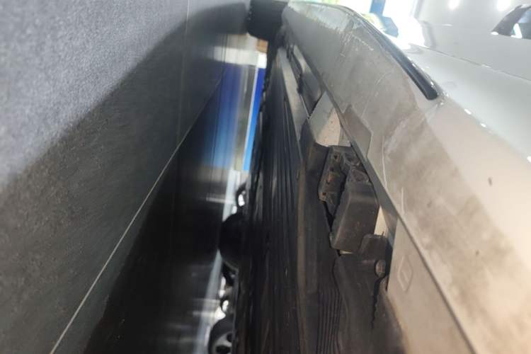 Used Mercedes-Benz C-Class 2024 Facelifted C-Class 260 L Night Edition Sports Version Left Side Sill
