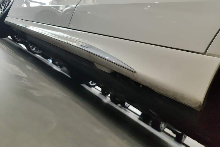 Used Mercedes-Benz C-Class 2024 Restyled C 260 L Sport Edition Left Side Sill