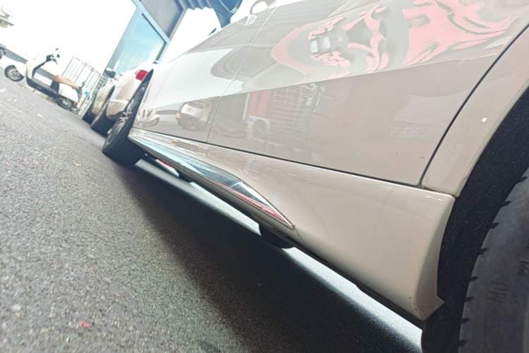 Used Mercedes-Benz C-Class 2024 C 260 L Sport Edition Left Side Sill