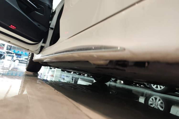 Used Mercedes-Benz C-Class 2024 Second Facelift C 260 L Sport Edition Left Side Sill