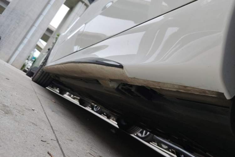 Used Mercedes-Benz C-Class 2024 Facelift C 260 L Night Edition Sport Version Left Side Sill