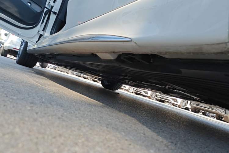 Used Mercedes-Benz C-Class 2024 Restyled C 260 L Sport Edition Left Side Sill
