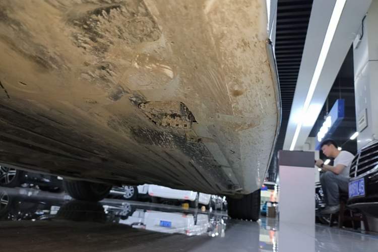 Used Mercedes-Benz C-Class 2024 C 200 L Sport Edition Left Side Sill