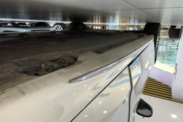Used Mercedes-Benz C-Class 2024 Restyled C 260 L Sport Edition Left Side Sill