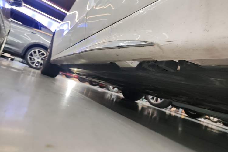Used Mercedes-Benz C-Class 2024 Restyled C 260 L Sport Edition Left Side Sill