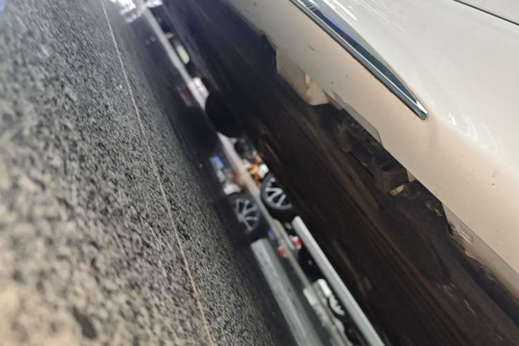 Used Mercedes-Benz C-Class 2024 Restyled C 260 L Sport Edition Left Side Sill