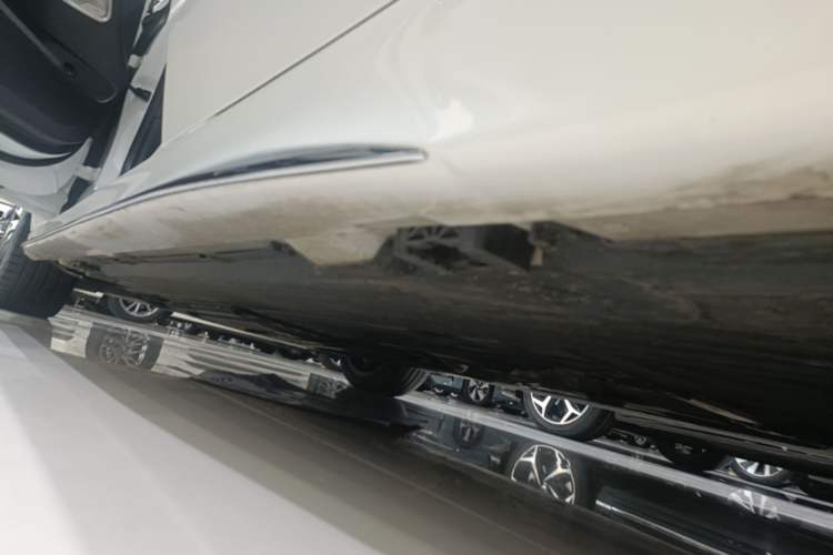 Used Mercedes-Benz C-Class 2024 C 200 L Sport Edition Left Side Sill