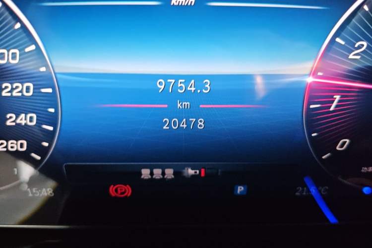 Used Mercedes-Benz C-Class 2024 Second Facelift C 260 L Odometer Close Up