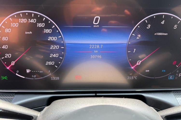 Used Mercedes-Benz C-Class 2024 Facelifted C-Class 260 L Night Edition Sports Version Odometer Close Up