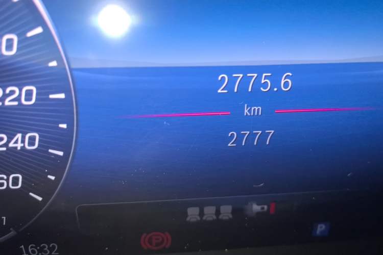 Used Mercedes-Benz C-Class 2024 Second Facelift C 260 L Sport Edition Odometer Close Up