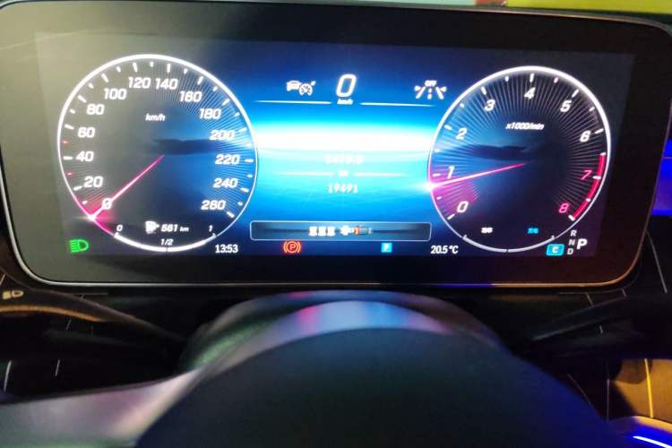 Used Mercedes-Benz C-Class 2024 Second Facelift C 260 L Sport Edition Odometer Close Up