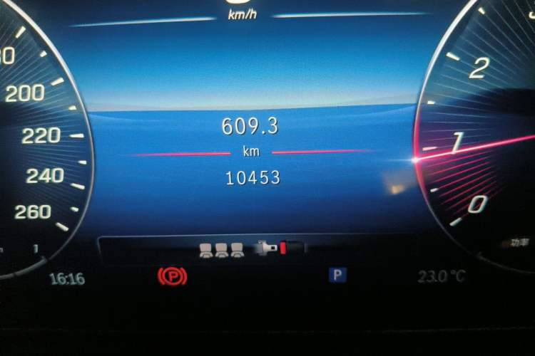 Used Mercedes-Benz C-Class 2024 C 200 L Sport Edition Odometer Close Up