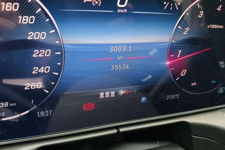 Used Mercedes-Benz C-Class 2024 Facelift C 260 L Odometer Close Up