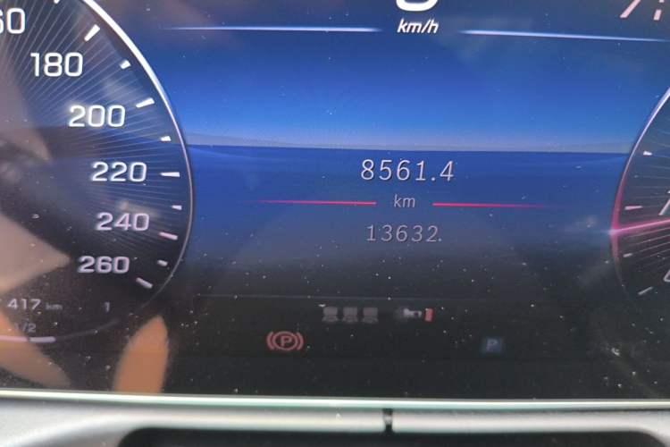 Used Mercedes-Benz C-Class 2024 Second Facelift C 260 L Starry Night Sport Edition Odometer Close Up