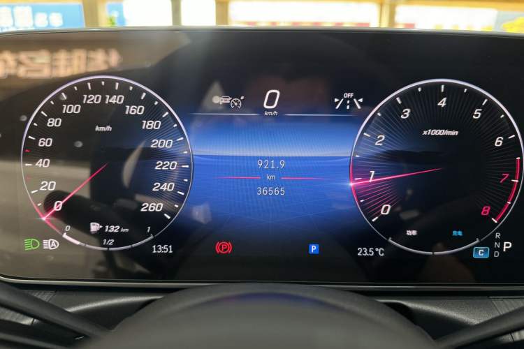 Used Mercedes-Benz C-Class 2024 C 200 L Sport Edition Odometer Close Up