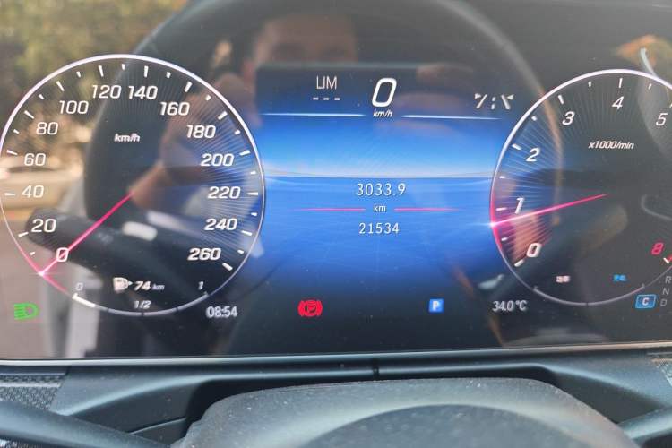 Used Mercedes-Benz C-Class 2024 Second Facelift C 260 L Sport Edition Odometer Close Up