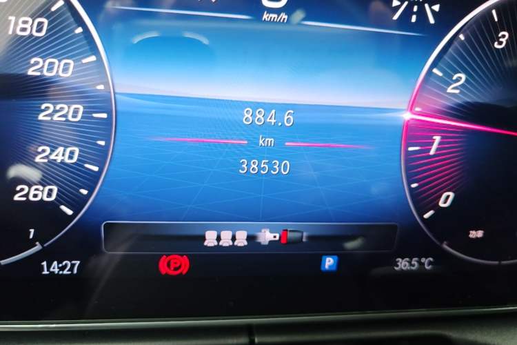 Used Mercedes-Benz C-Class 2024 Facelift C 260 L Night Edition Sport Version Odometer Close Up
