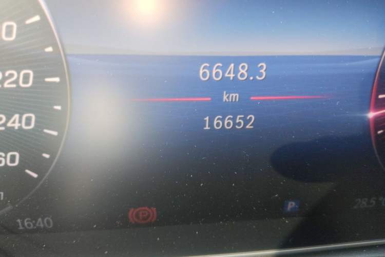 Used Mercedes-Benz C-Class 2024 Second Facelift C 260 L Sport Edition Odometer Close Up