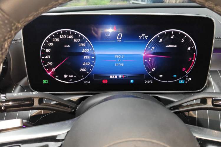 Used Mercedes-Benz C-Class 2024 Second Facelift C 260 L Sport Edition Odometer Close Up