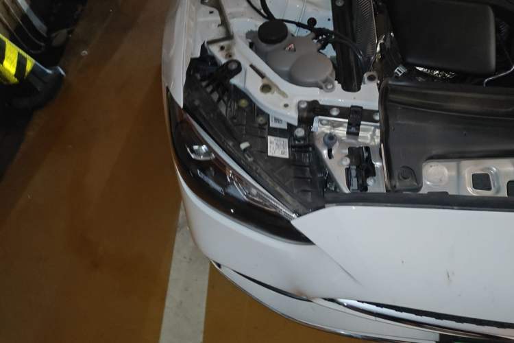 Used Mercedes-Benz C-Class 2024 C 200 L Sport Edition Right Front Headlight