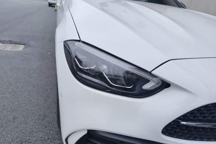 Used Mercedes-Benz C-Class 2024 Facelifted C-Class 260 L Night Edition Sports Version Right Front Headlight