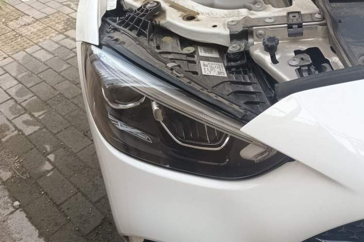 Used Mercedes-Benz C-Class 2024 Second Facelift C 260 L Starry Night Sport Edition Right Front Headlight