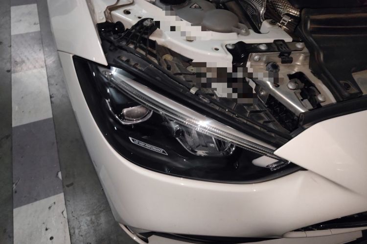 Used Mercedes-Benz C-Class 2024 Facelifted C-Class 260 L Night Edition Sports Version Right Front Headlight