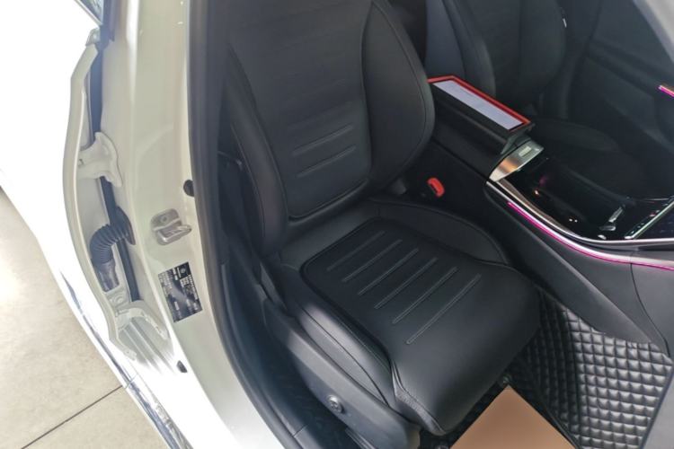 Used Mercedes-Benz C-Class 2024 Restyled C 260 L Sport Edition Right Front Seat