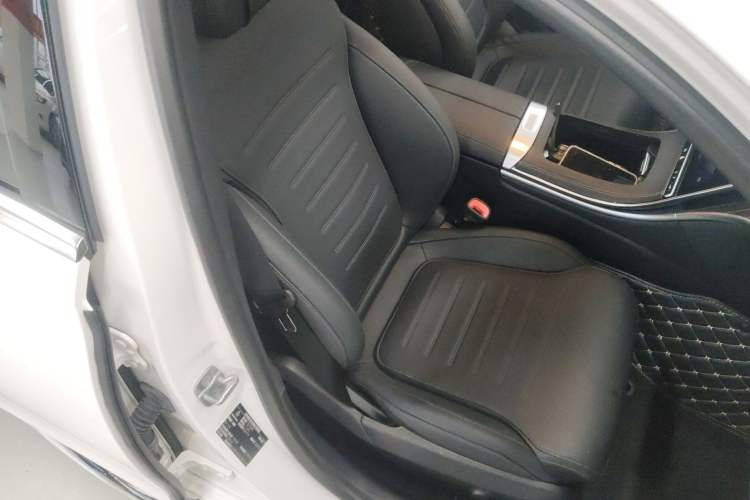 Used Mercedes-Benz C-Class 2024 Second Facelift C 260 L Sport Edition Right Front Seat