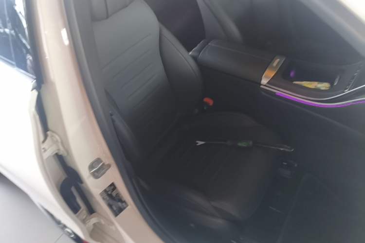 Used Mercedes-Benz C-Class 2024 Restyled C 260 L Sport Edition Right Front Seat