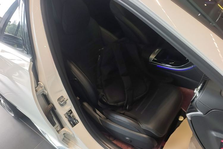 Used Mercedes-Benz C-Class 2024 Restyled C 260 L Sport Edition Right Front Seat