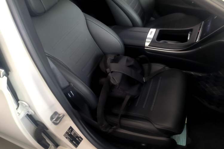 Used Mercedes-Benz C-Class 2024 Restyled C 200 L Sport Edition Right Front Seat