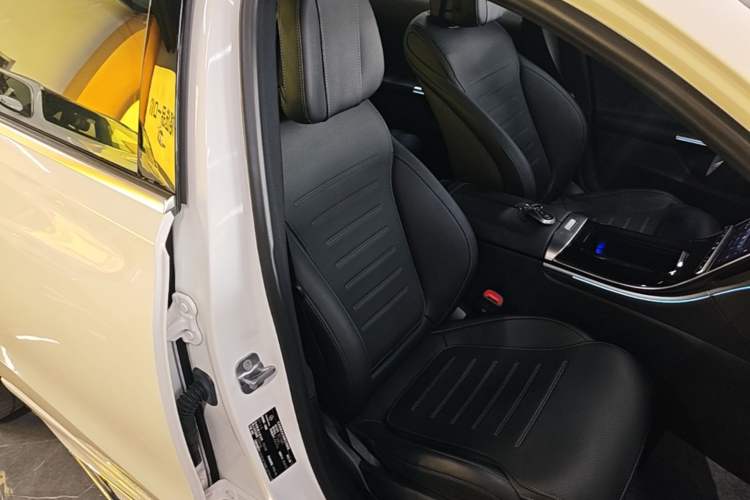 Used Mercedes-Benz C-Class 2024 Restyled C 260 L Sport Edition Right Front Seat