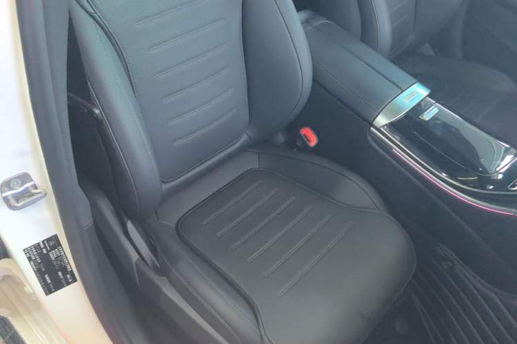 Used Mercedes-Benz C-Class 2024 Second Facelift C 260 L Sport Edition Right Front Seat