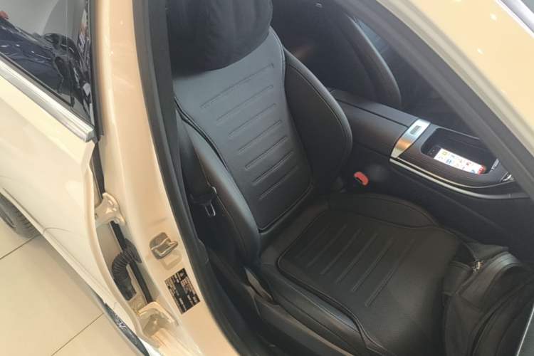 Used Mercedes-Benz C-Class 2024 C 200 L Sport Edition Right Front Seat