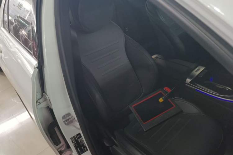 Used Mercedes-Benz C-Class 2024 Restyled C 260 L Sport Edition Right Front Seat