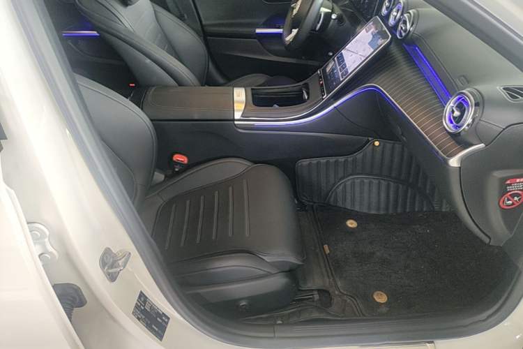Used Mercedes-Benz C-Class 2024 Second Facelift C 260 L Sport Edition Right Front Seat