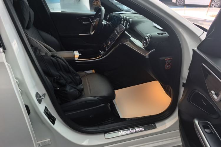 Used Mercedes-Benz C-Class 2024 Restyled C 260 L Sport Edition Right Front Seat