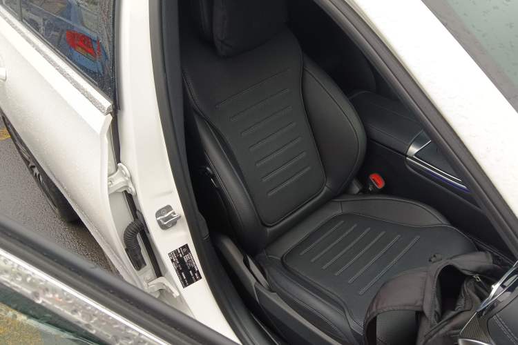 Used Mercedes-Benz C-Class 2024 Second Facelift C 260 L Sport Edition Right Front Seat
