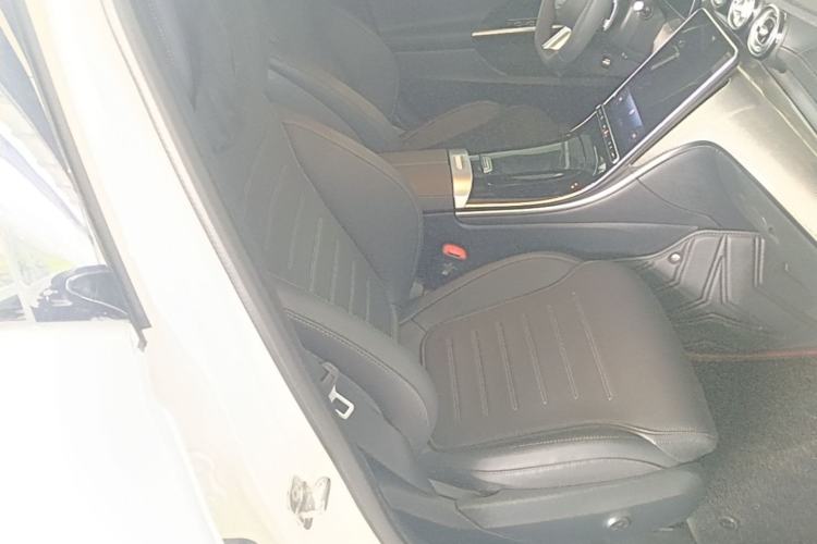 Used Mercedes-Benz C-Class 2024 Second Facelift C 260 L Sport Edition Right Front Seat