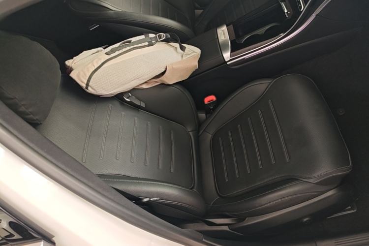 Used Mercedes-Benz C-Class 2024 Second Facelift C 260 L Sport Edition Right Front Seat