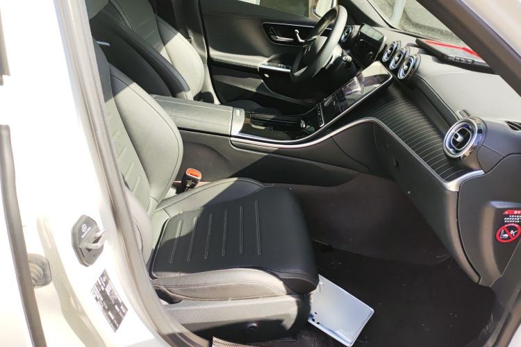 Used Mercedes-Benz C-Class 2024 Second Facelift C 260 L Sport Edition Right Front Seat